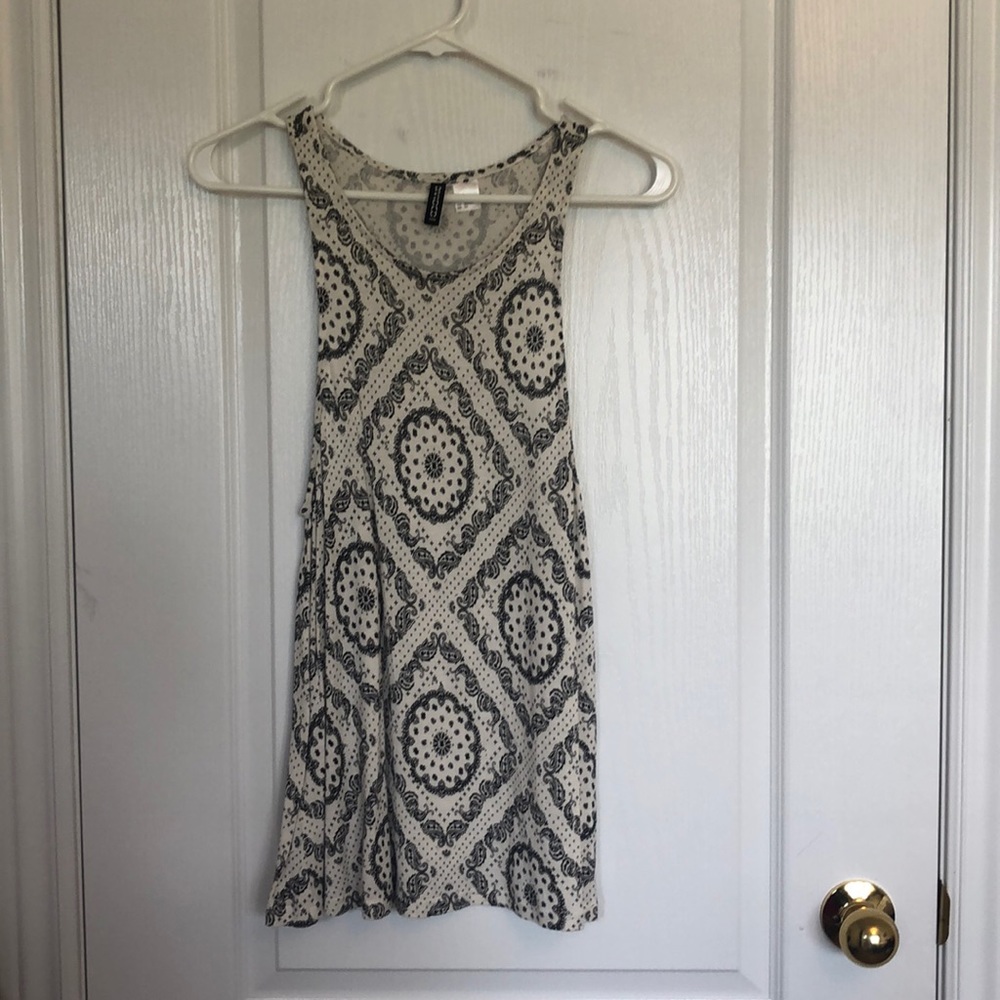 H & M Printed Muscle Tee